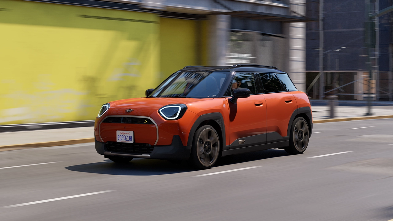 W pełni elektryczne MINI Aceman – elektryzujące