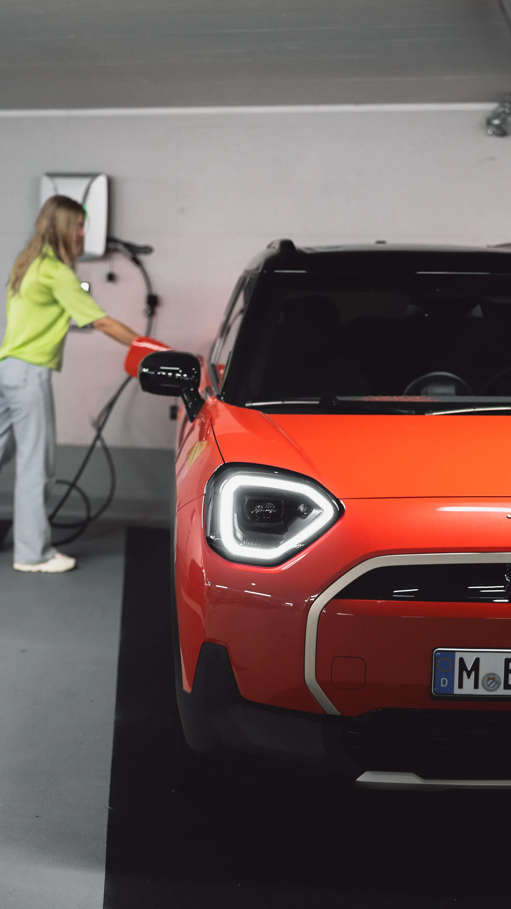 W pełni elektryczne MINI Aceman – ładowanie