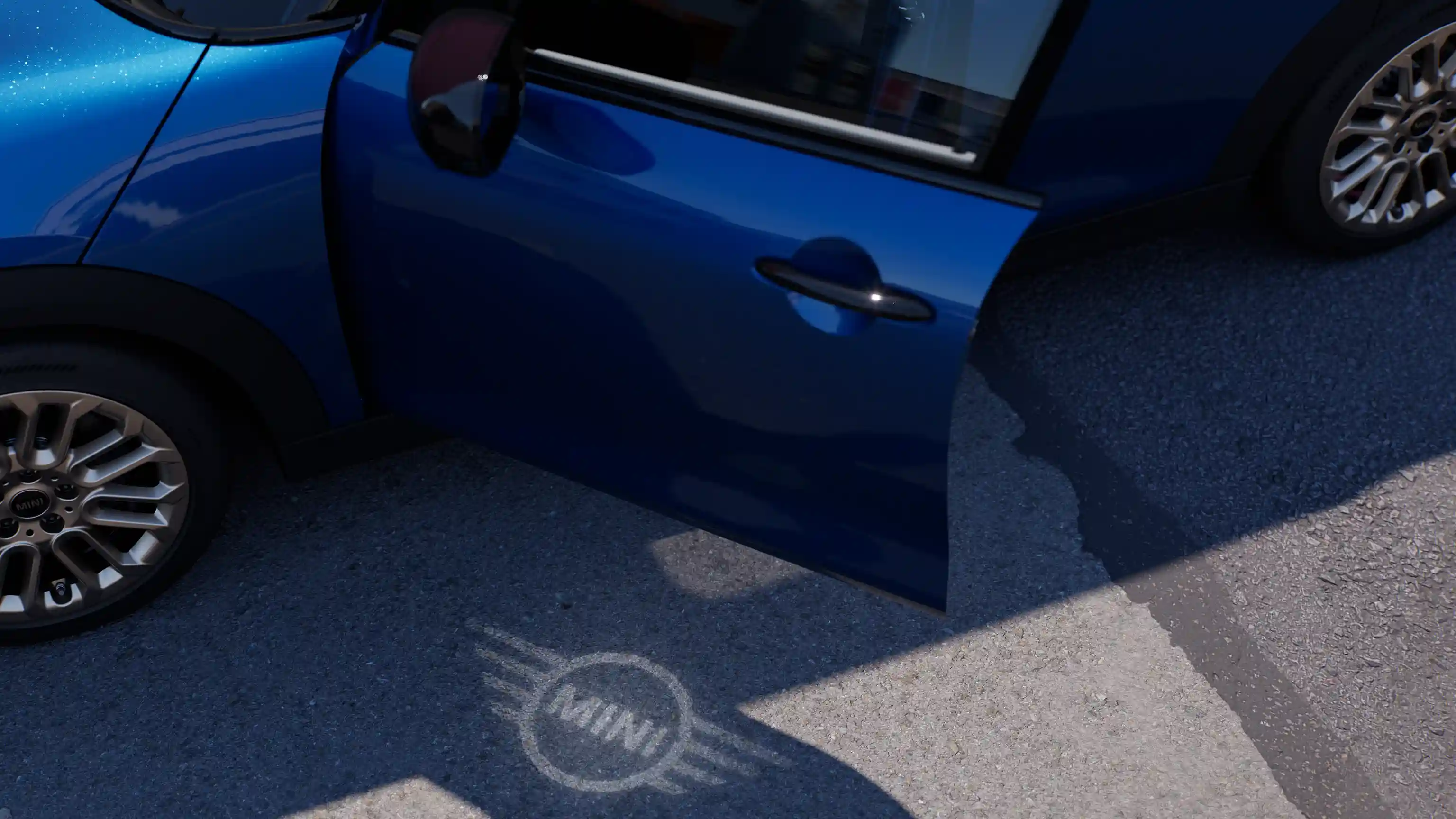 5-drzwiowe MINI Cooper – powitanie