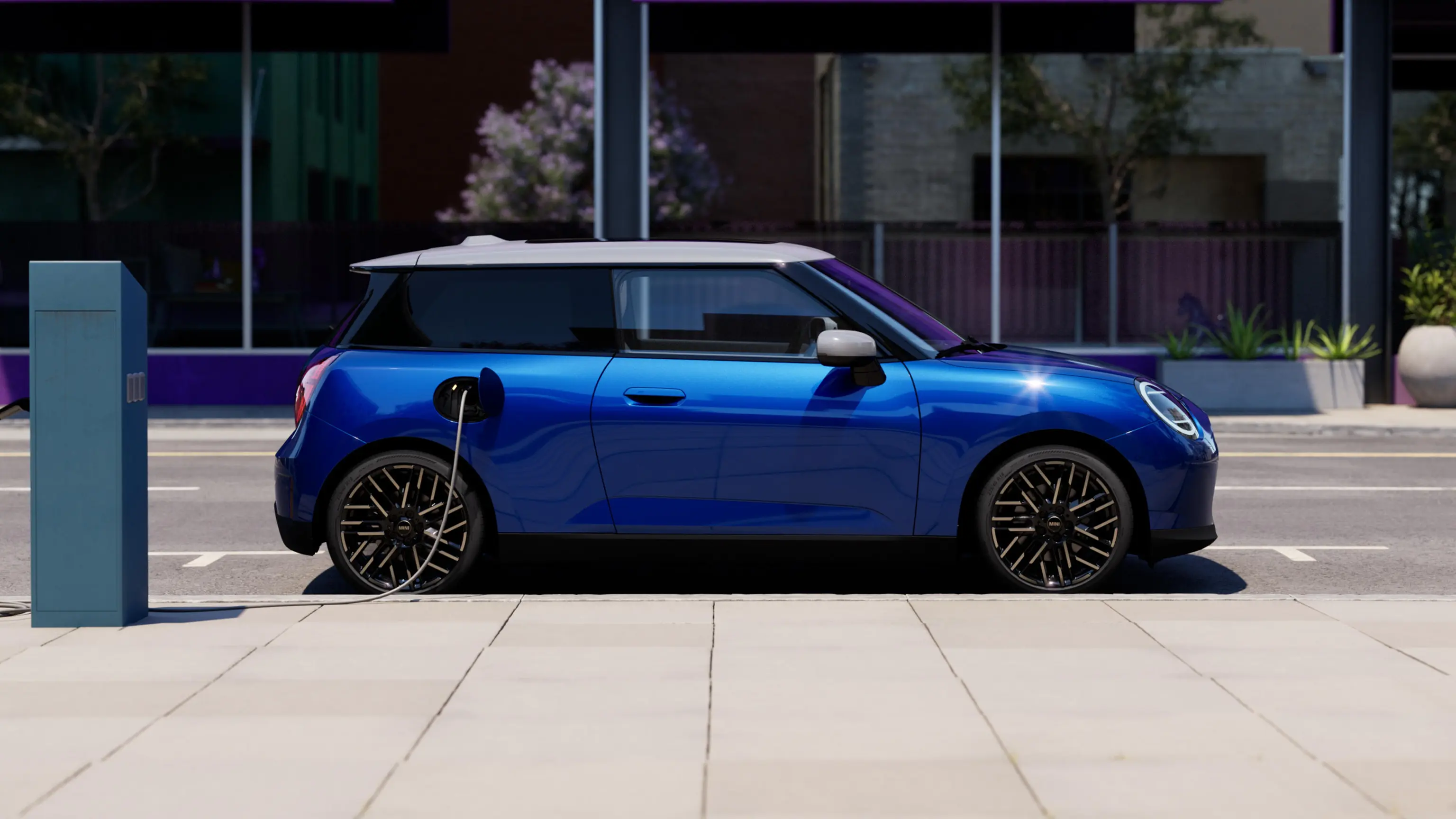 W pełni elektryczne MINI Cooper – widok z boku