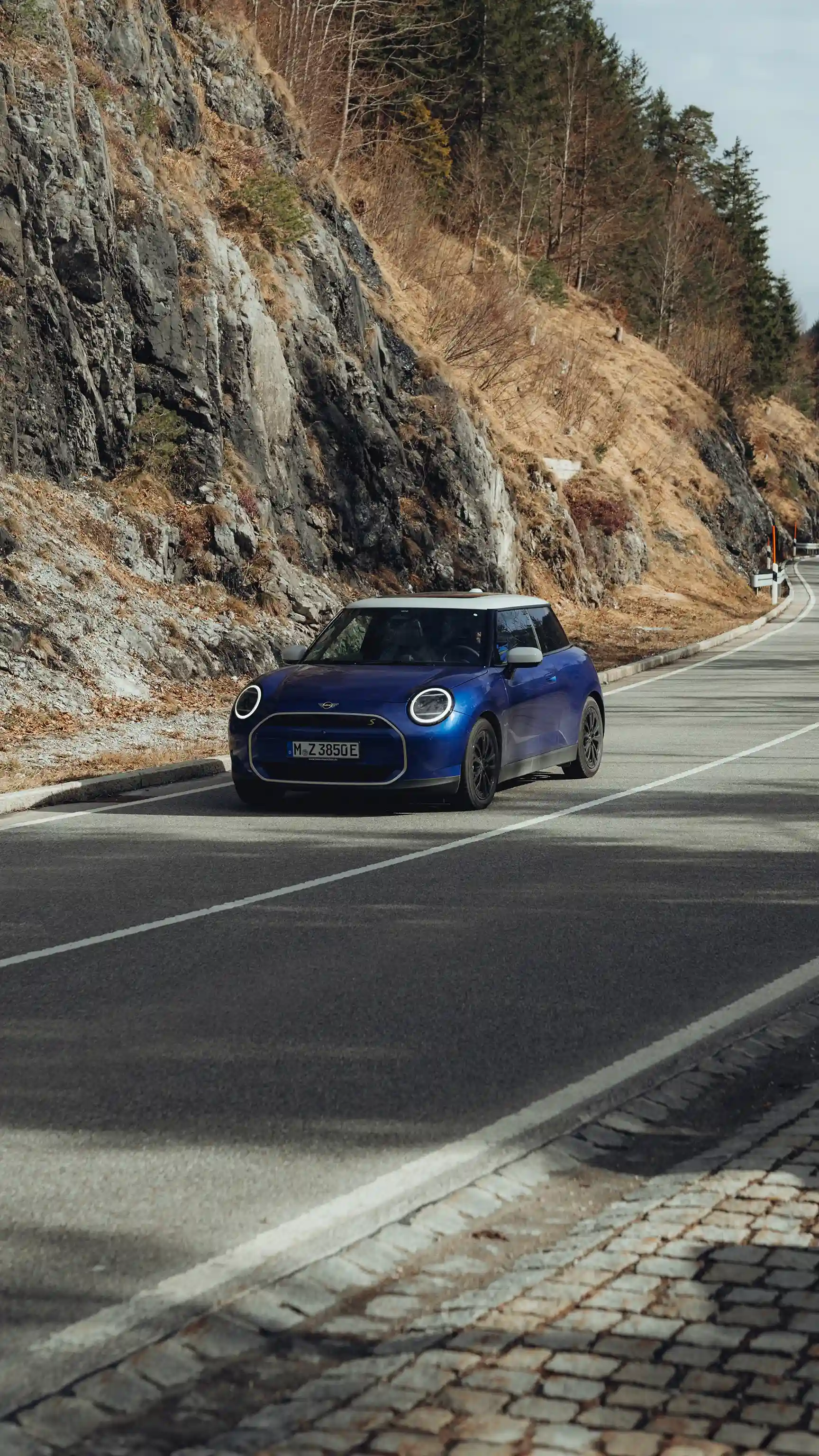 W pełni elektryczne MINI Cooper – system Driving Assistant