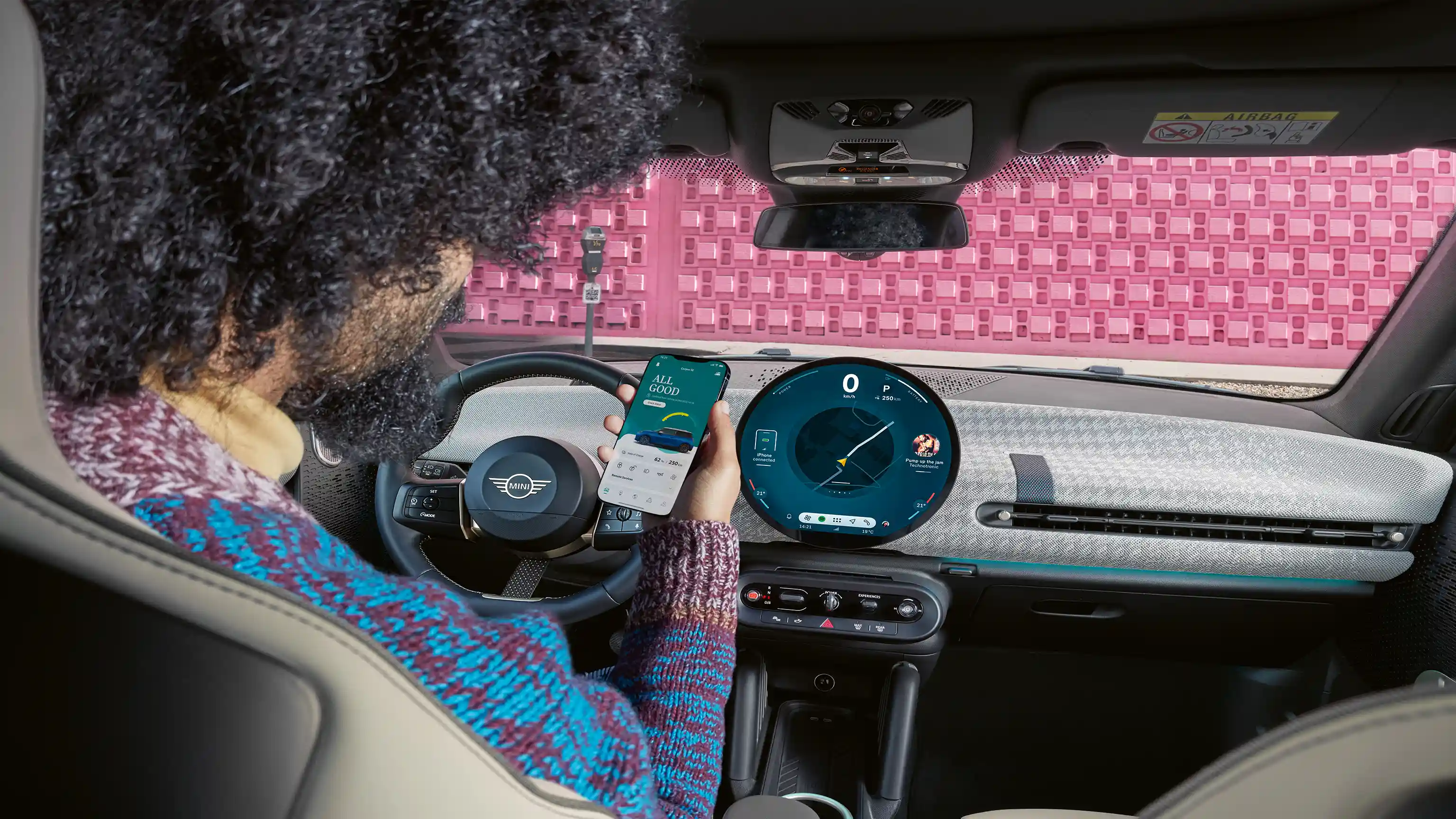 W pełni elektryczne MINI Cooper – aplikacja MINI