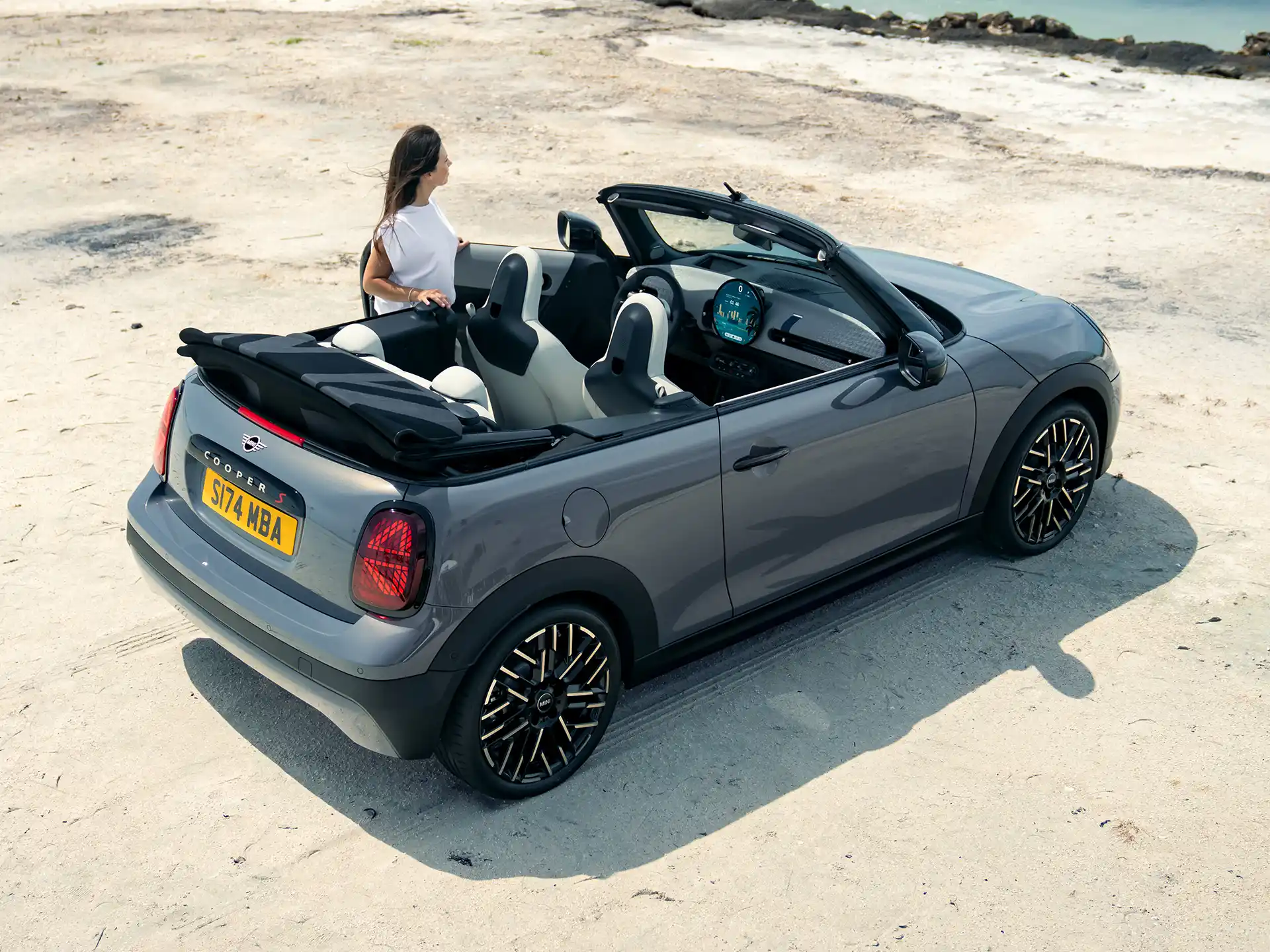 MINI Cooper Cabrio – życie z wiatrem we włosach