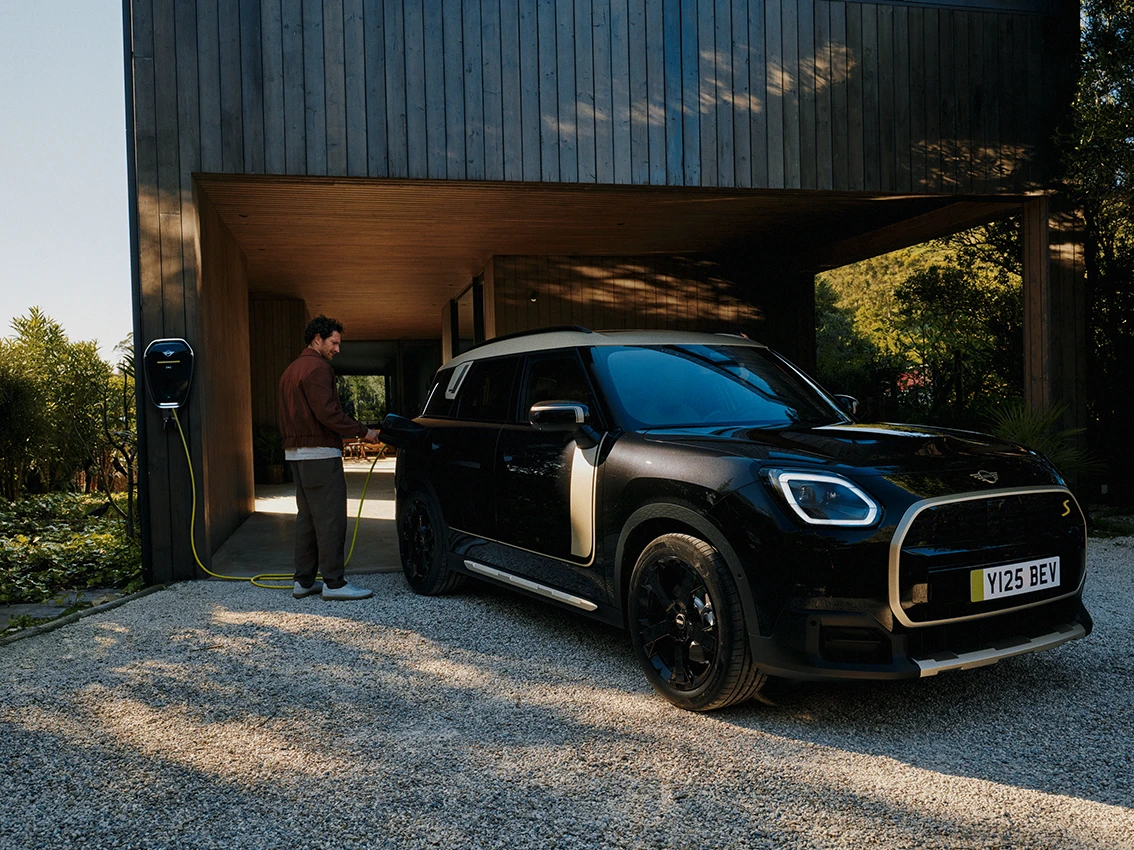 Elektryczne MINI Countryman – wideo
