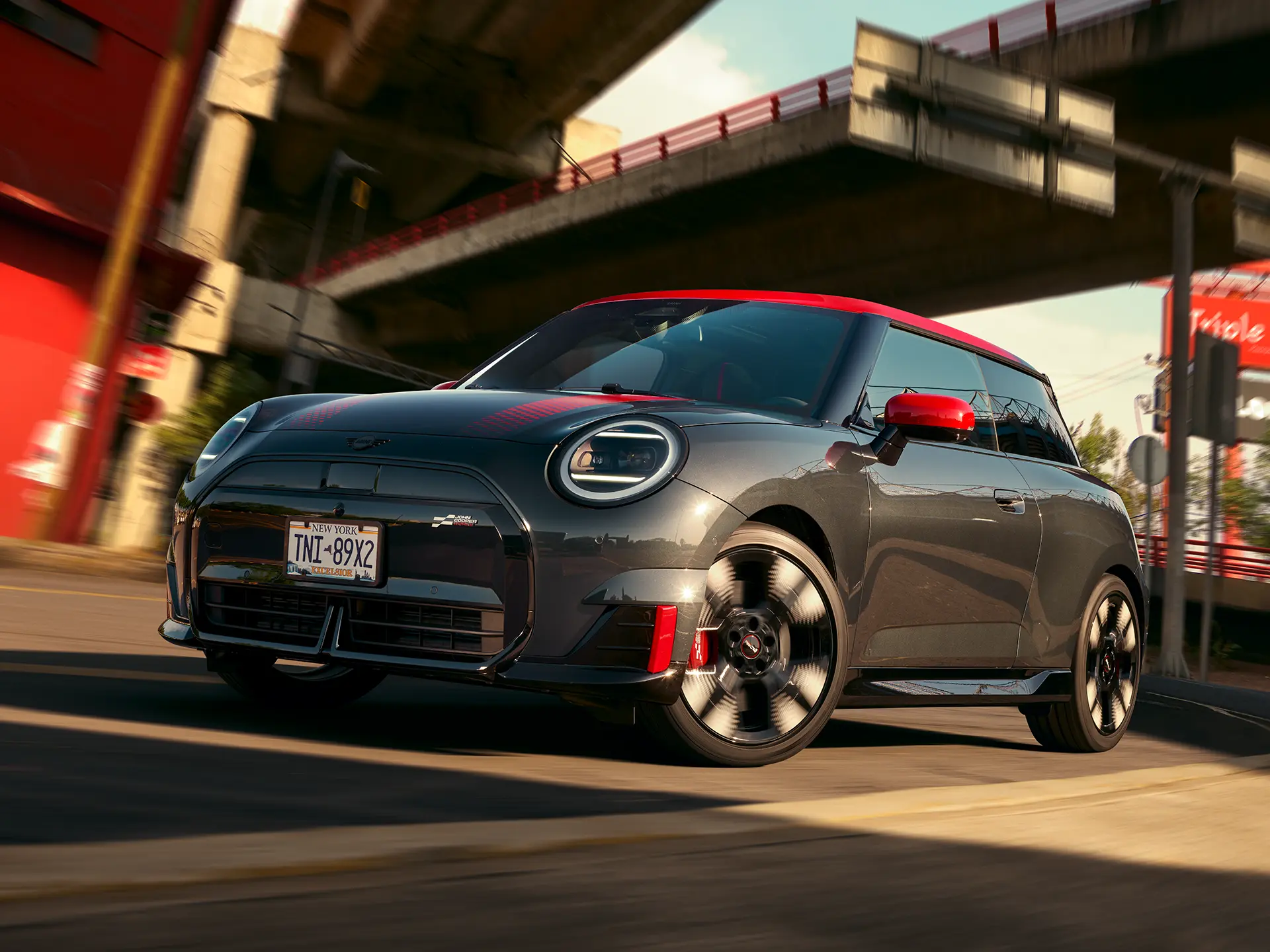 MINI John Cooper Works – J01 JCW widok z boku