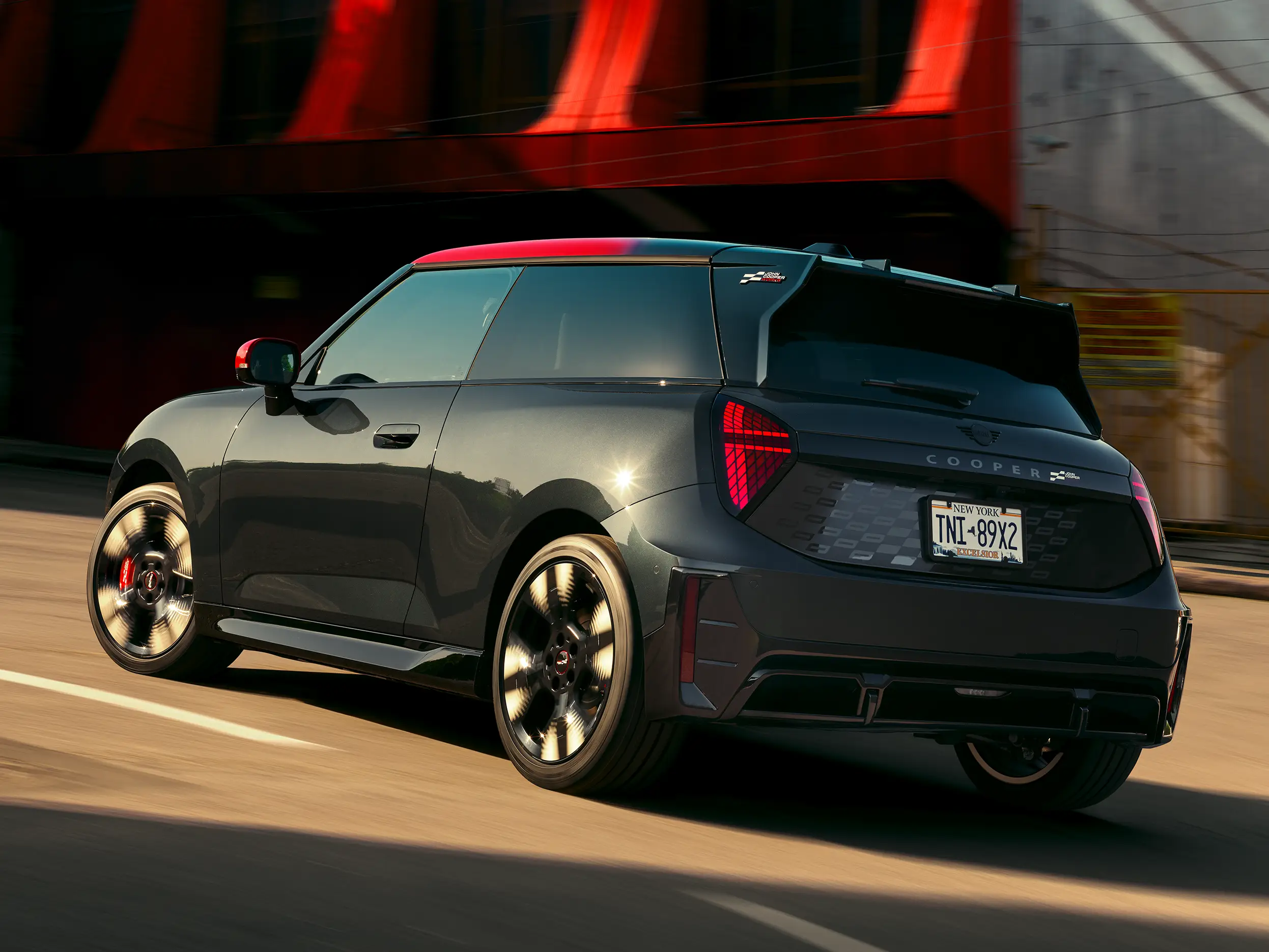MINI John Cooper Works – J01 JCW widok z przodu