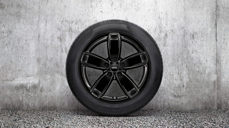 17˝ MINI – Channel Spoke 531– Jet Black