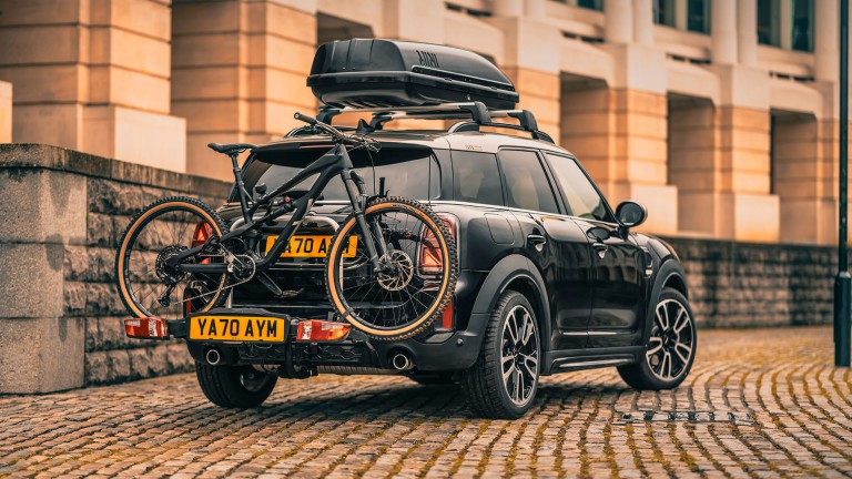 MINI wiosna i lato – tylny uchwyt rowerowy na MINI Countryman