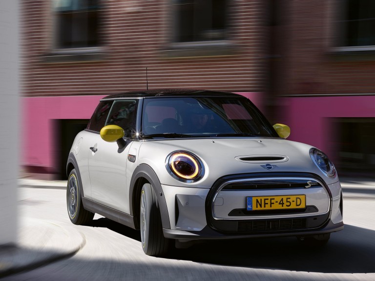 Electric MINI – white and black – side view