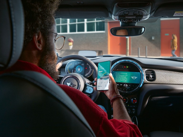 MINI Teleservice – aplikacja mobilna