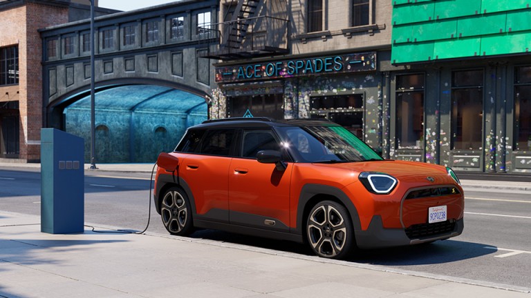 Elektromobilność MINI - ładowanie taktyczne