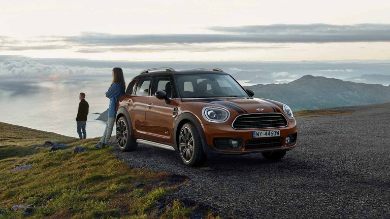 MINI Countryman to kompaktowy SUV z napędem na cztery koła All4. 