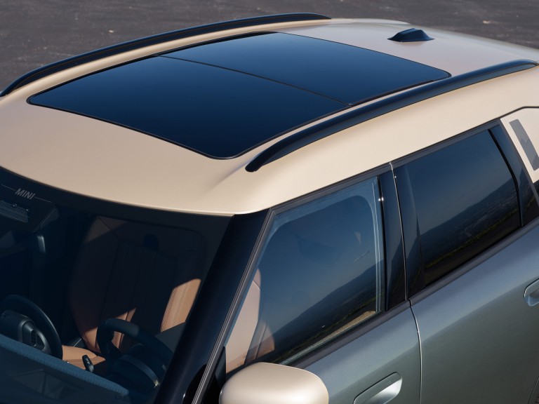 W pełni elektryczne MINI Countryman – wygląd zewnętrzny – dach przesuwny