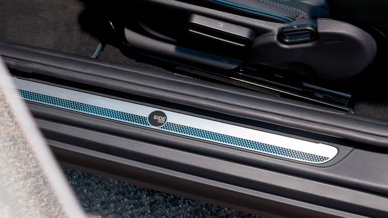 MINI Cabrio Sidewalk Edition – listwy progowe – napis