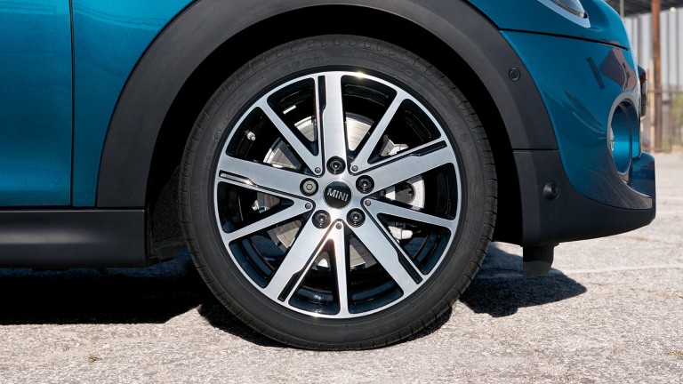 MINI Cabrio Sidewalk Edition – 17-calowe obręcze kół ze stopów lekkich – dwukolorowe