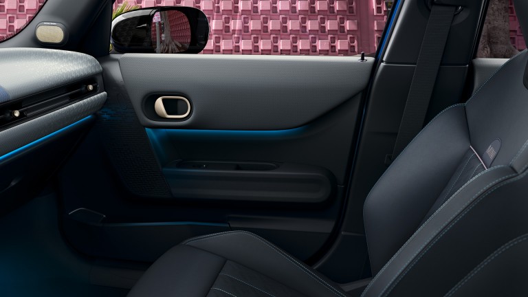 5-drzwiowe MINI Cooper – wnętrze – najważniejsze cechy
