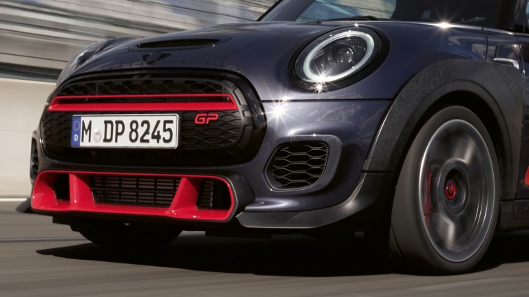 MINI John Cooper Works GP – widok przodu – zderzak 